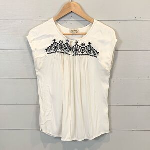 Lucky Brand white Blouse with Black Embroidery size small boho hippie